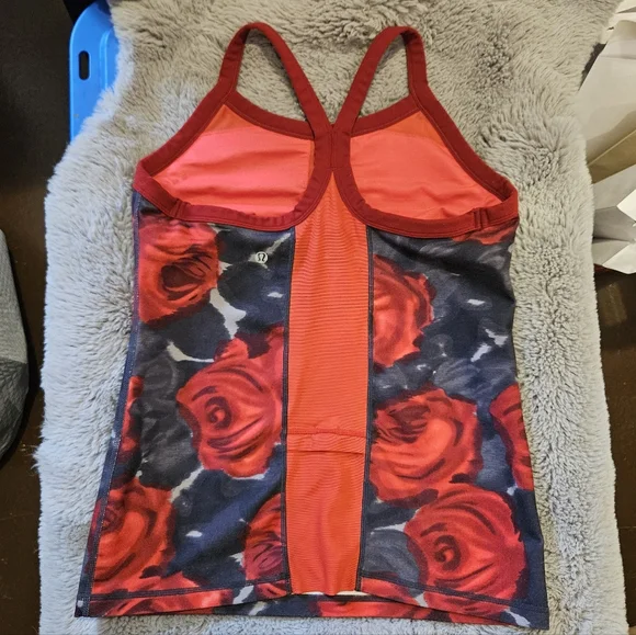Lululemon Red Roses Tank Size 8 - Picture 2 of 3